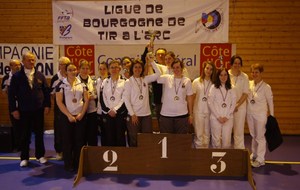 CHAMPIONNAT DE BOURGOGNE PAR EQUIPES DE CLUB: LE PODIUM FEMININ/ L'EQUIPE FEMININE MEDAILLE DE BRONZE.(crédit photo: Patrice Lacroix)